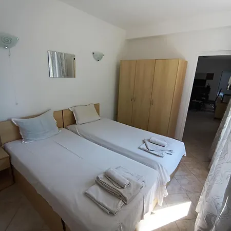 тристаен Apartment Sweti Wlas
