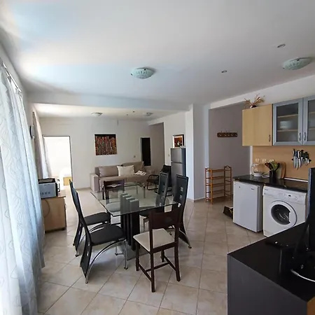 Apartment тристаен *